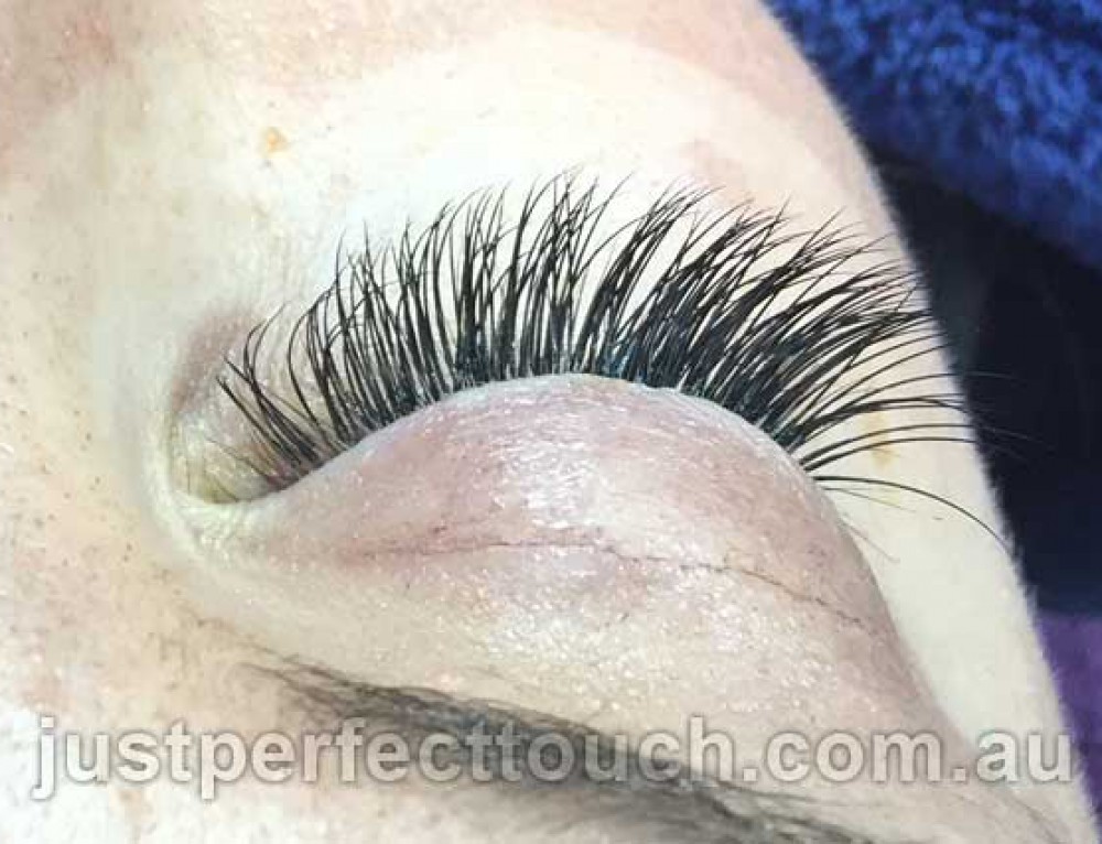 Classic eyelash extensions Melbourne Just Perfect Touch Eyelash extensions