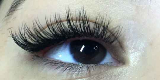Mink eyelash extensions