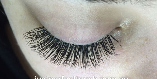 Mink eyelash extensions