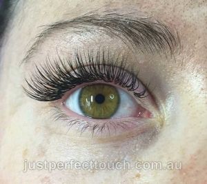 Classic eyelash extensions Melbourne