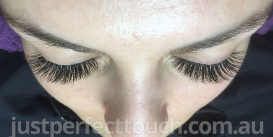 volume lashes melbourne