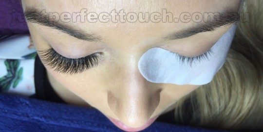 Volume eyelash extensions