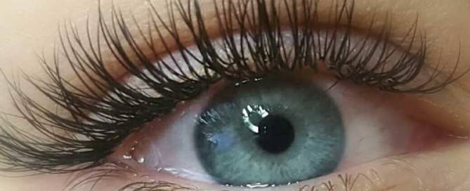 sparse lashes extensions