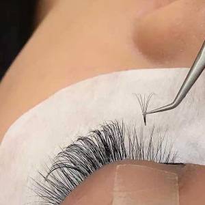 How to Do Russian Volume Lashes