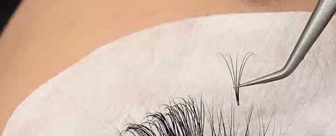 How to Do Russian Volume Lashes